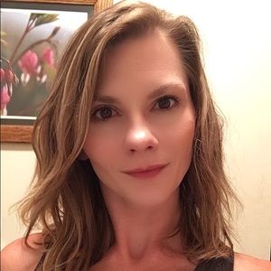 Meet your Posher, Larrisa